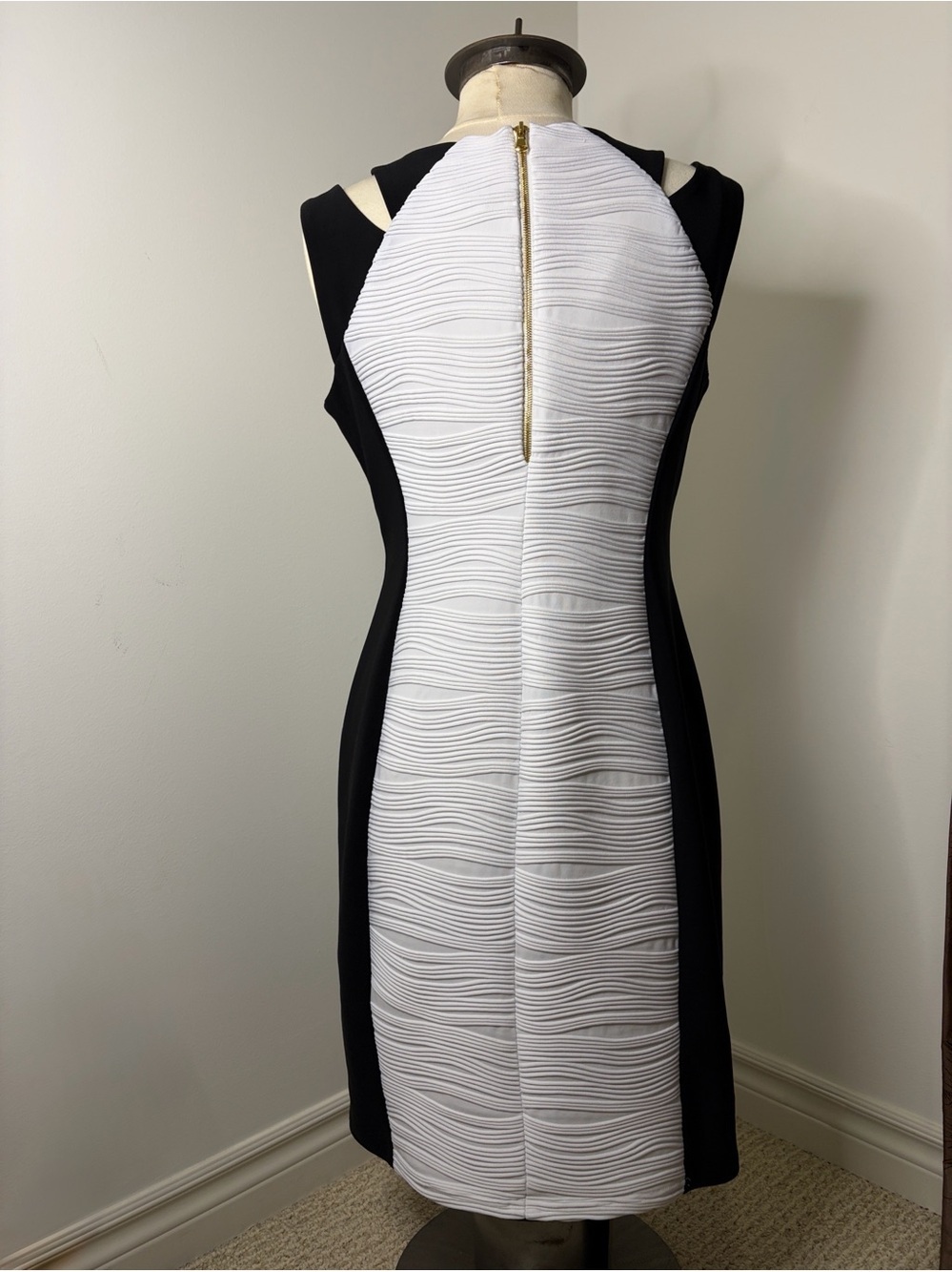 🇨🇦JOSEPH RIBKOFF Black & White Textured Midi Dress SIZE 14 - Picture 7 of 10